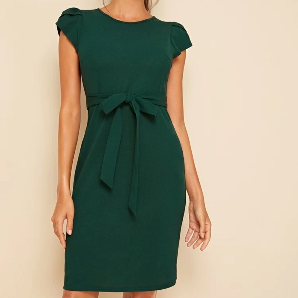 Petal short sleeve belted sheath dress dark green - Picture 1 of 8